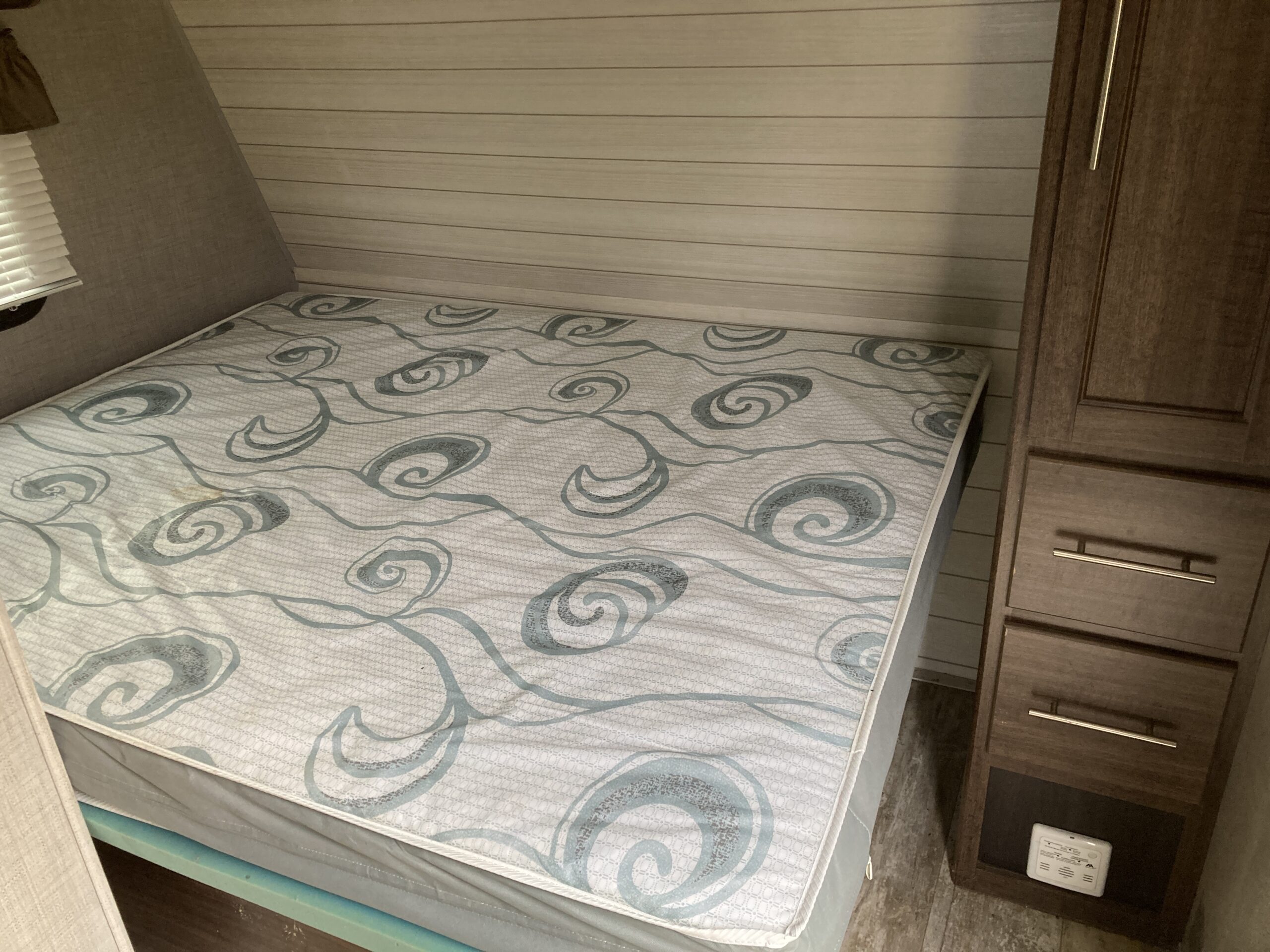 
								CROSSROADS ZINGER Z LITE 18RD full									