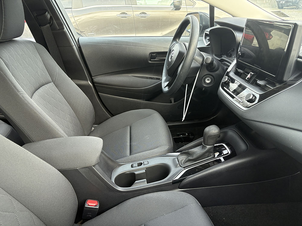 
								TOYOTA COROLLA LE full									