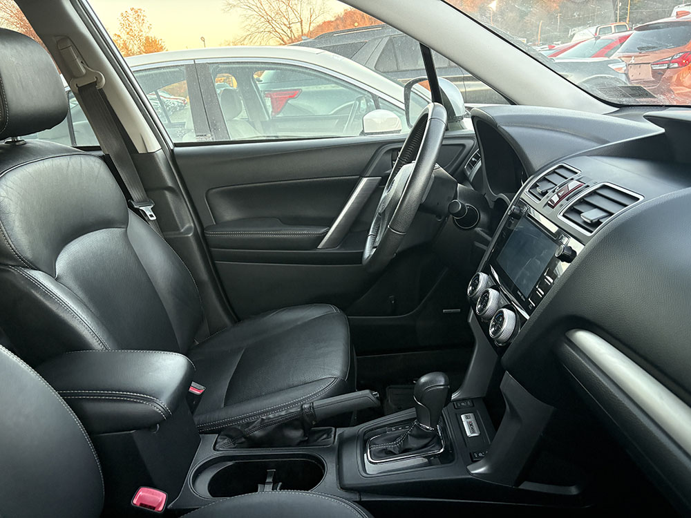 
								SUBARU FORESTER TOURING full									