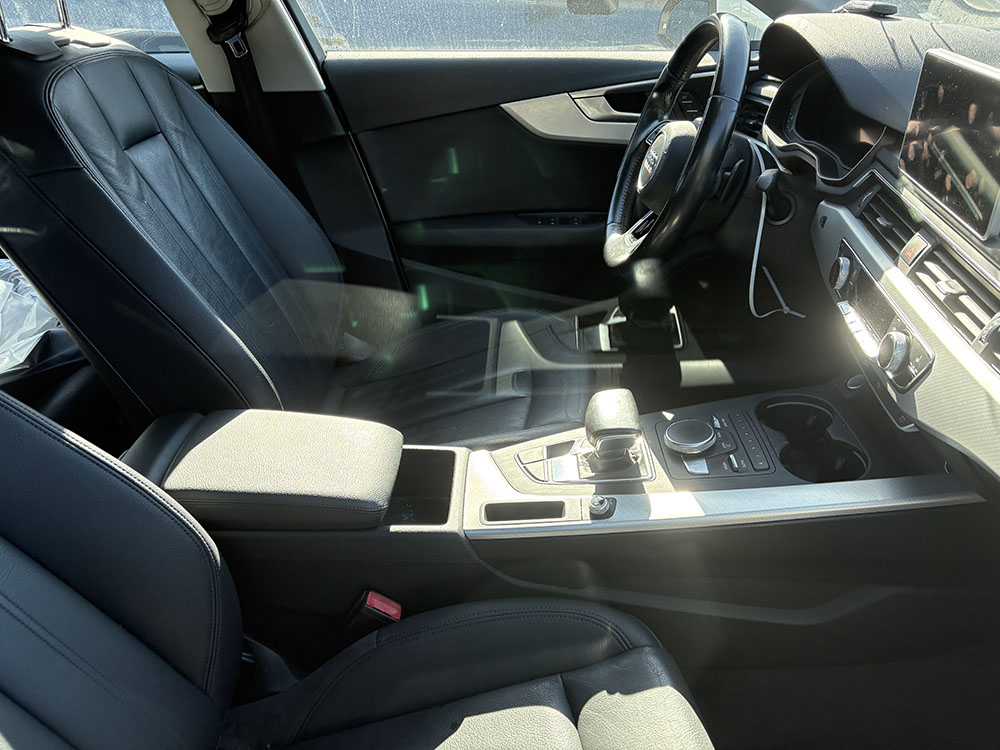 
								AUDI A4 PREMIUM PLUS full									