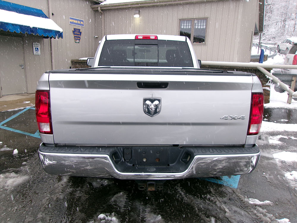 
								RAM 1500 SLT REG CAB full									