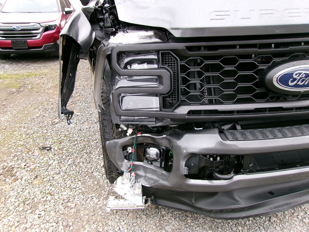 
								FORD F-350 SD XL FX4 CREW CAB 8′ BED full									