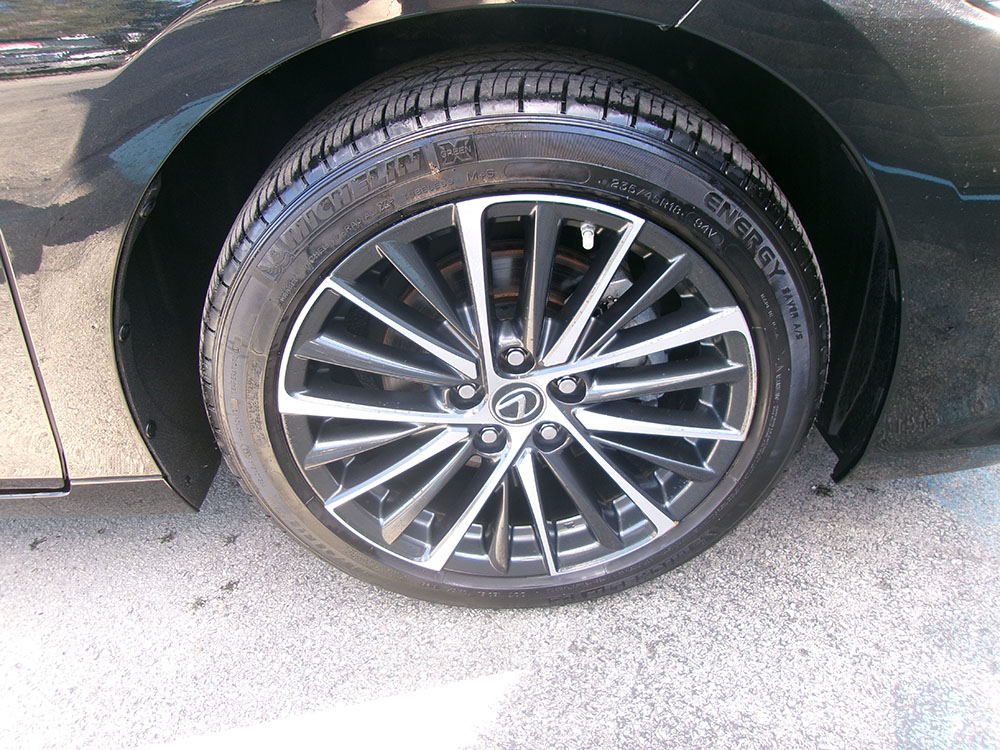 
								LEXUS ES300h PREMIUM full									