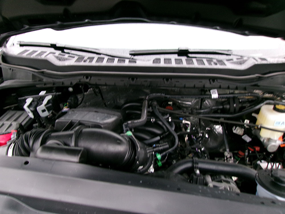 
								FORD F-350 SD XL FX4 CREW CAB 8′ BED full									