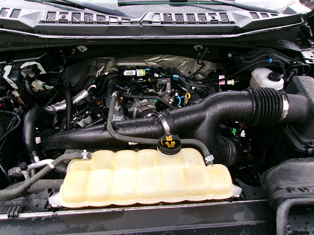 
								FORD F-150 XLT CREW CAB full									