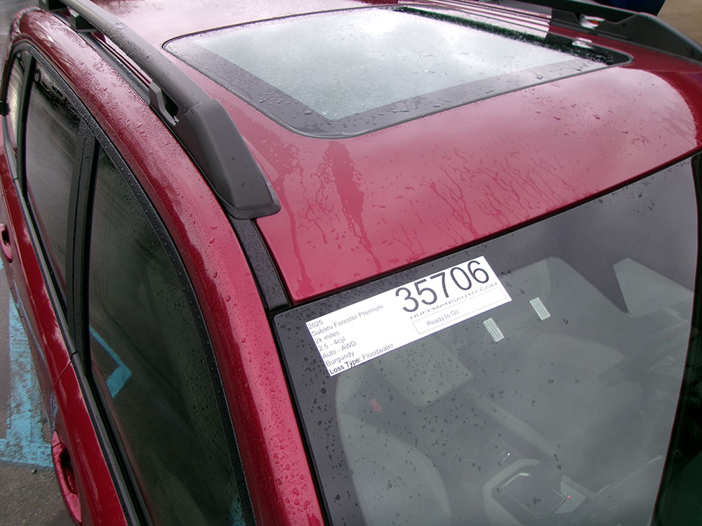 
								SUBARU FORESTER PREMIUM full									