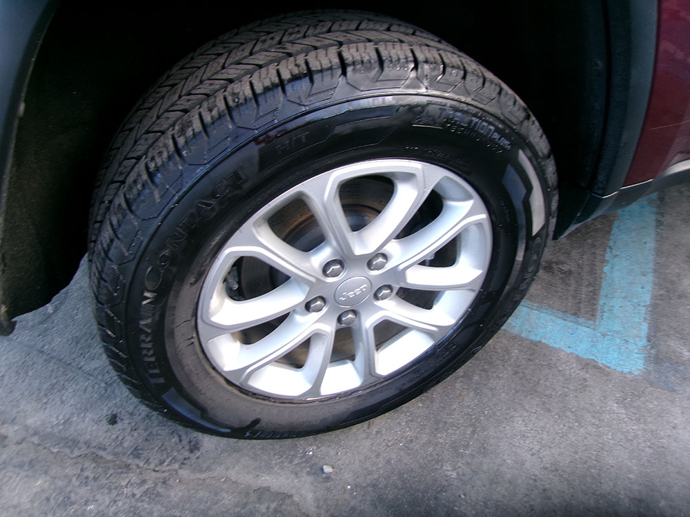 
								JEEP GRAND CHEROKEE LAREDO full									