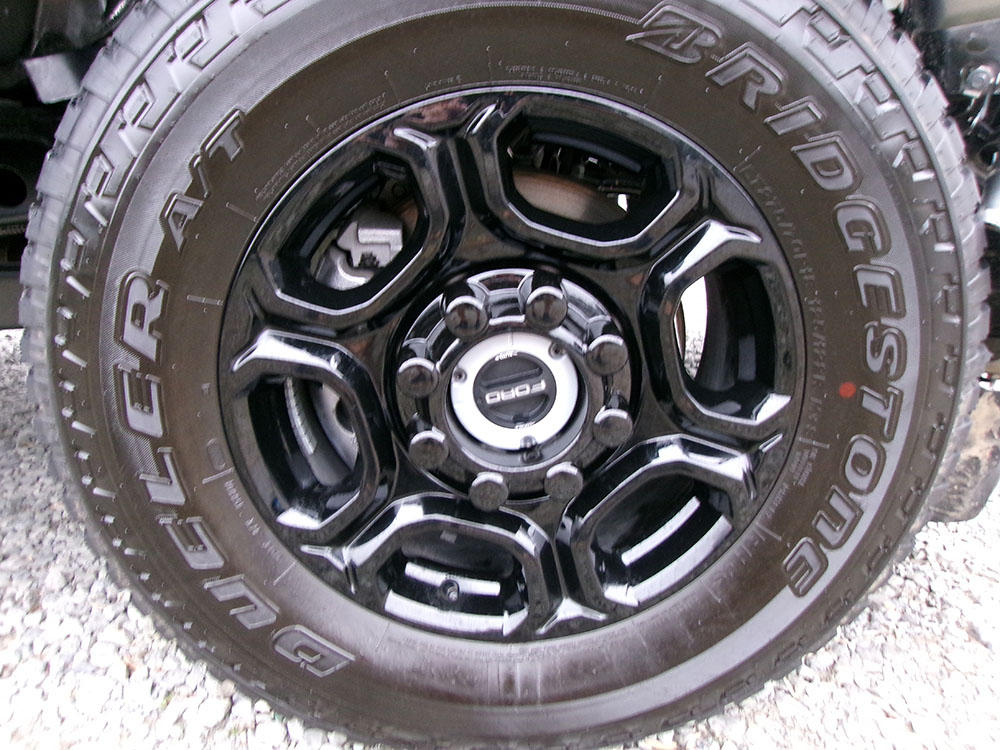 
								FORD F-350 SD XL FX4 CREW CAB 8′ BED full									