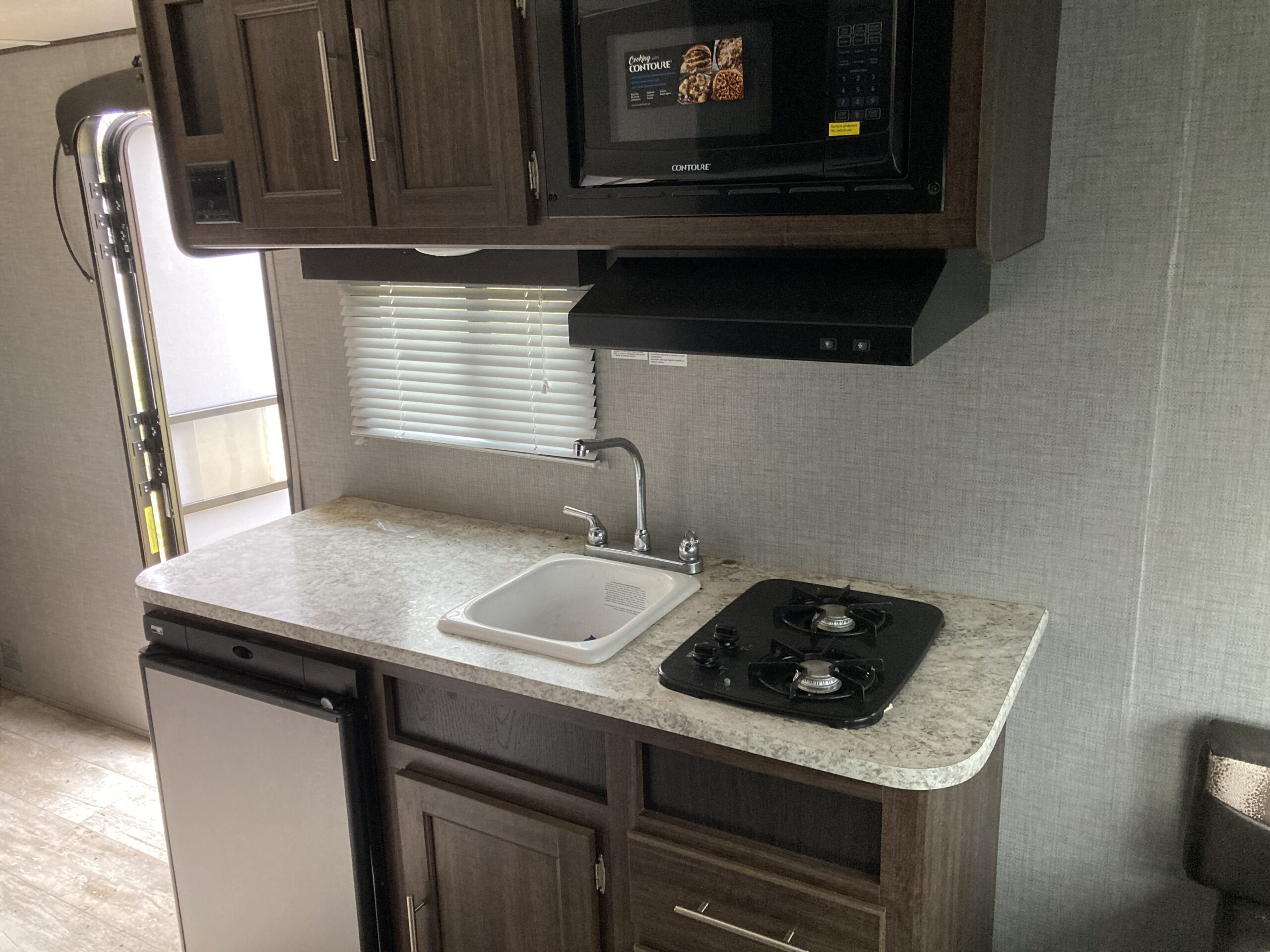 
								CROSSROADS ZINGER Z LITE 18RD full									