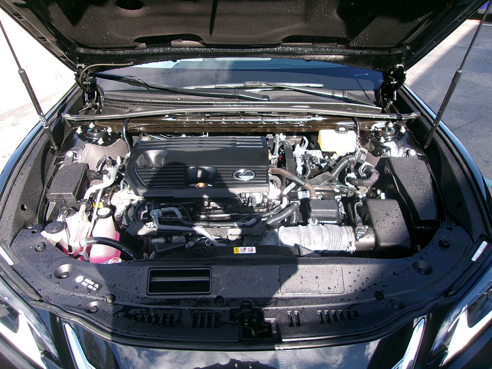 
								LEXUS ES300h PREMIUM full									