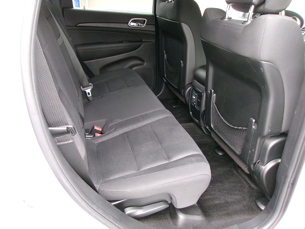 
								JEEP GRAND CHEROKEE LAREDO full									