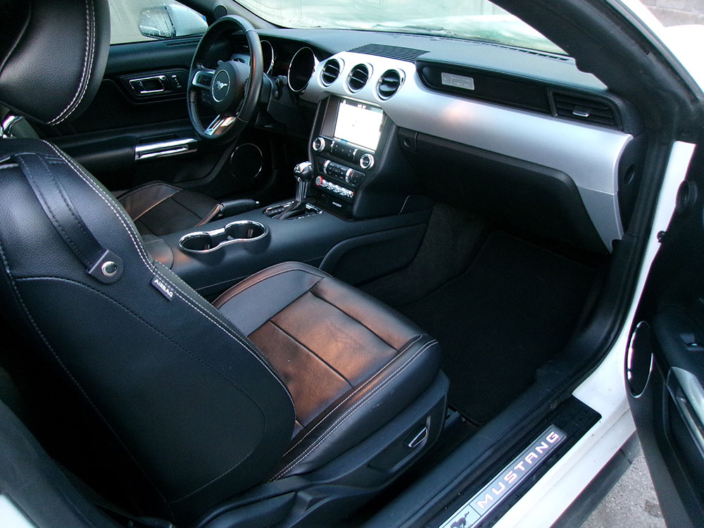 
								FORD MUSTANG GT full									