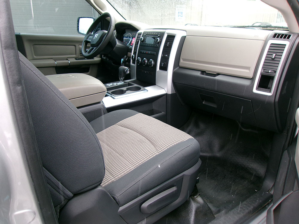 
								RAM 1500 SLT REG CAB full									