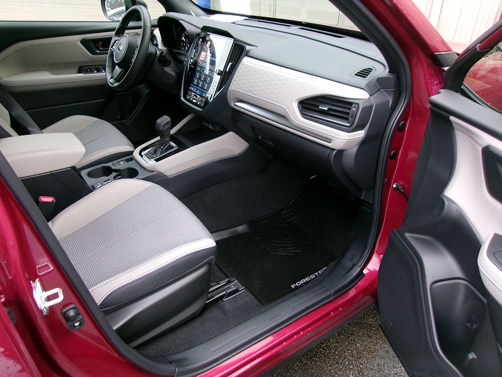 
								SUBARU FORESTER PREMIUM full									