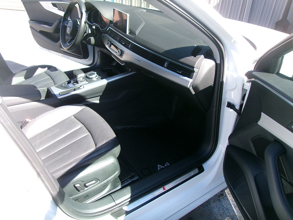 
								AUDI A4 PREMIUM PLUS full									