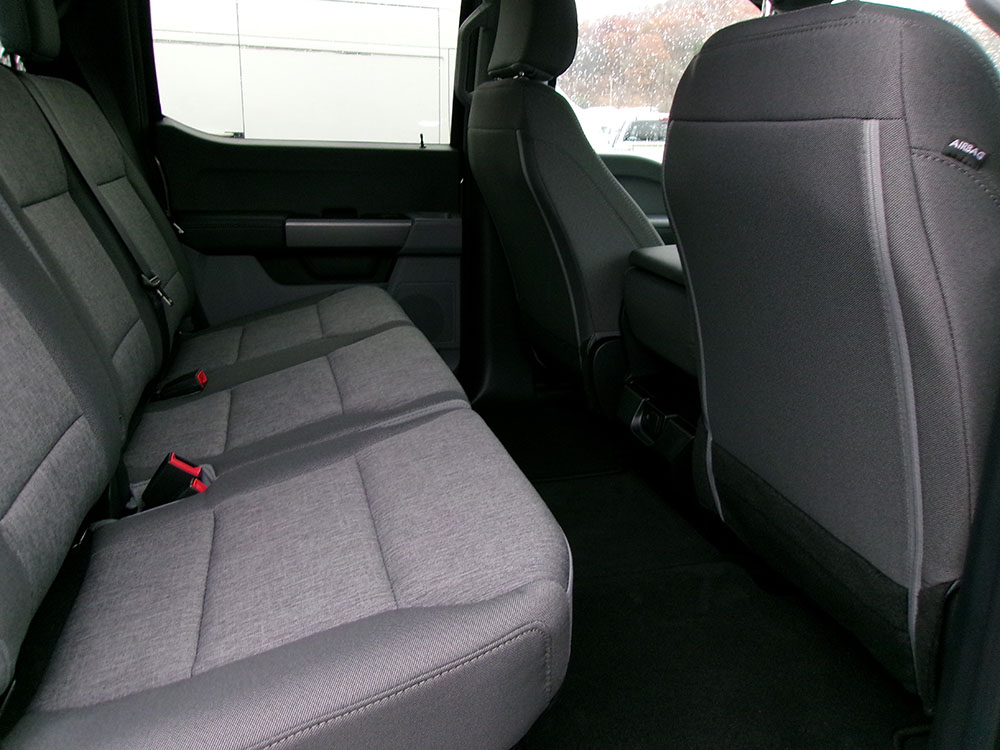 
								FORD F-350 SD XL FX4 CREW CAB 8′ BED full									