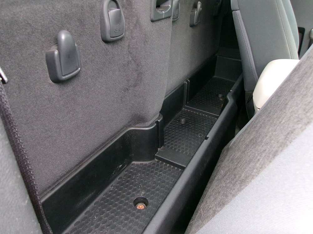 
								RAM 1500 SLT REG CAB full									