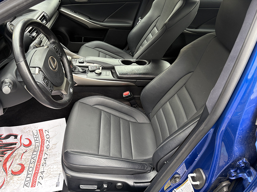 
								LEXUS IS300 F-SPORT full									