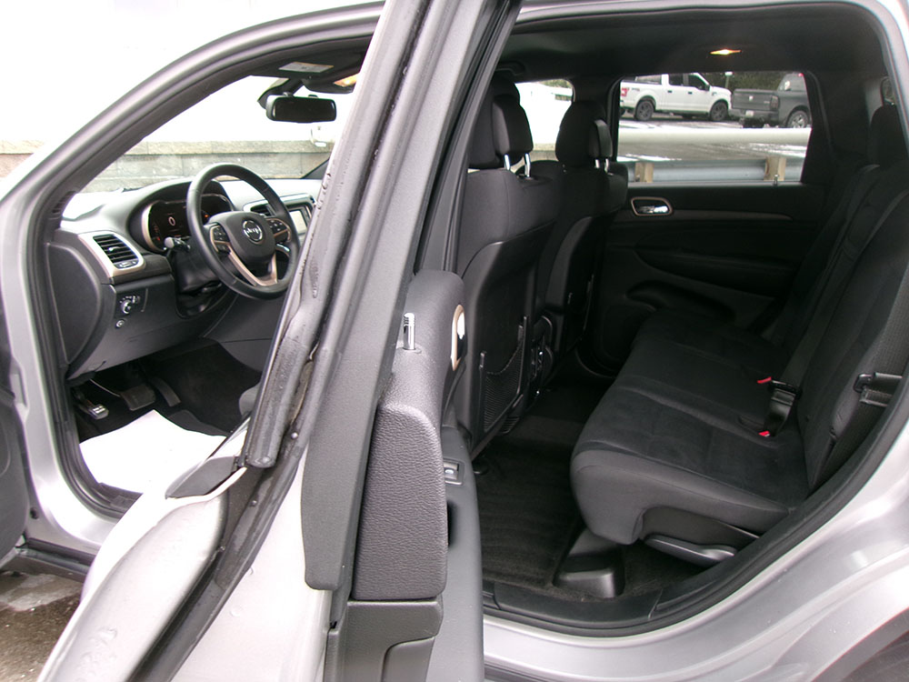 
								JEEP GRAND CHEROKEE LAREDO full									