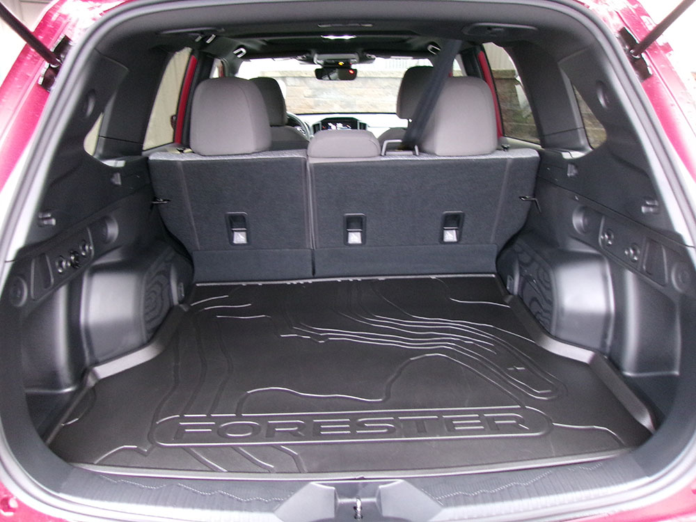 
								SUBARU FORESTER PREMIUM full									