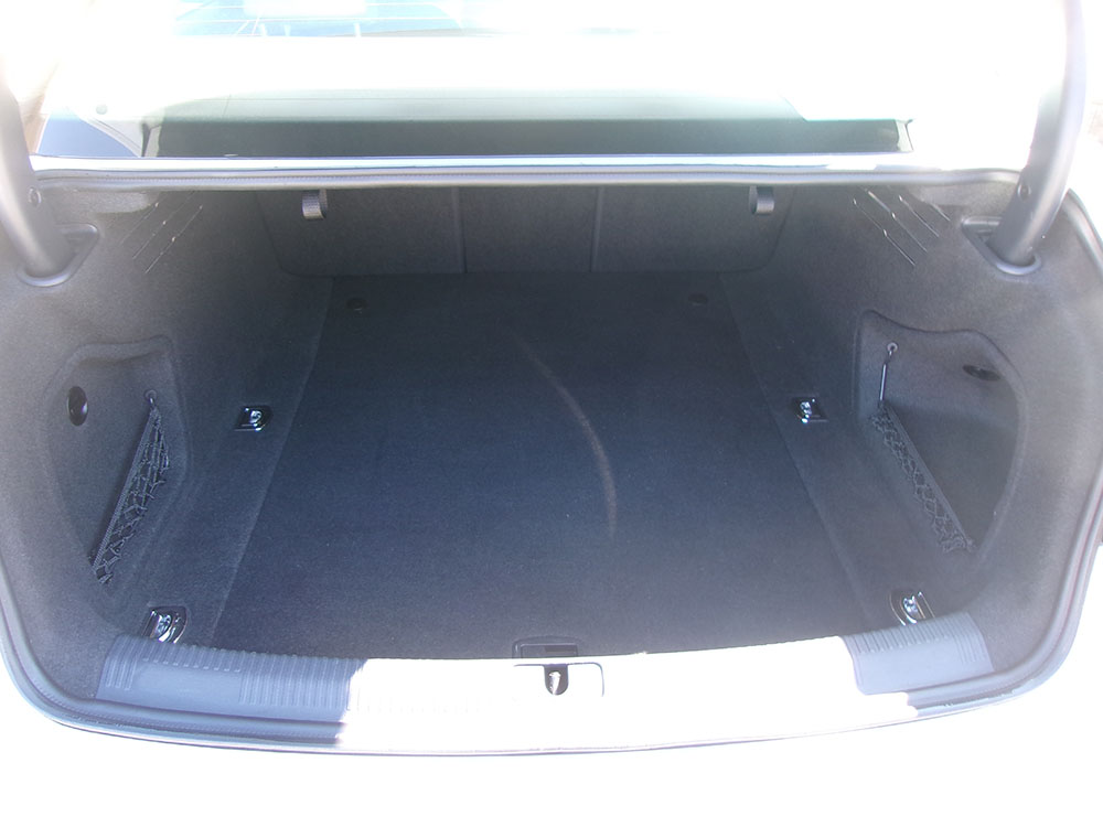 
								AUDI A4 PREMIUM PLUS full									