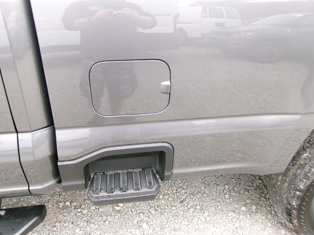 
								FORD F-350 SD XL FX4 CREW CAB 8′ BED full									