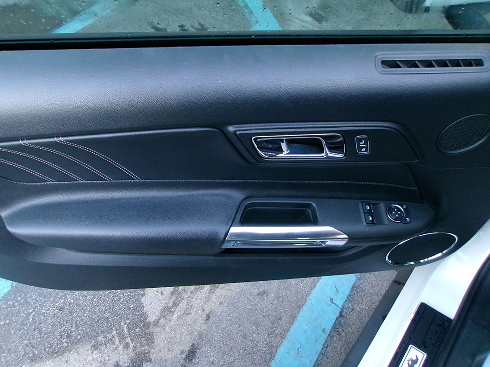 
								FORD MUSTANG GT full									