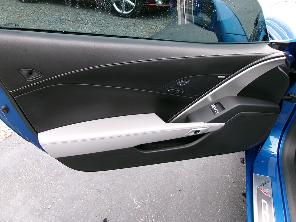 
								CHEVROLET CORVETTE LT full									