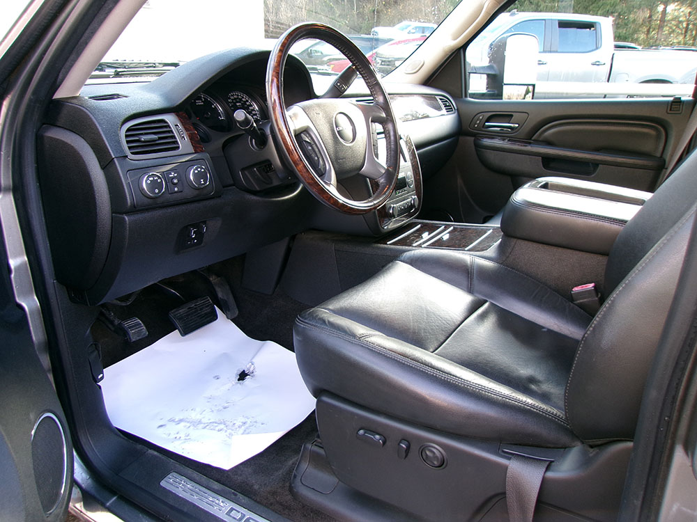 
								GMC SIERRA 2500 DENALI CREW CAB full									