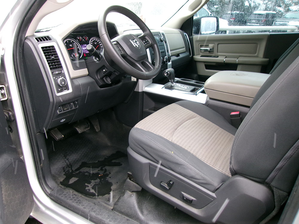 
								RAM 1500 SLT REG CAB full									