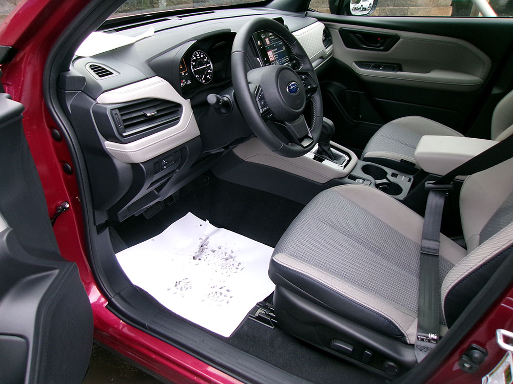 
								SUBARU FORESTER PREMIUM full									