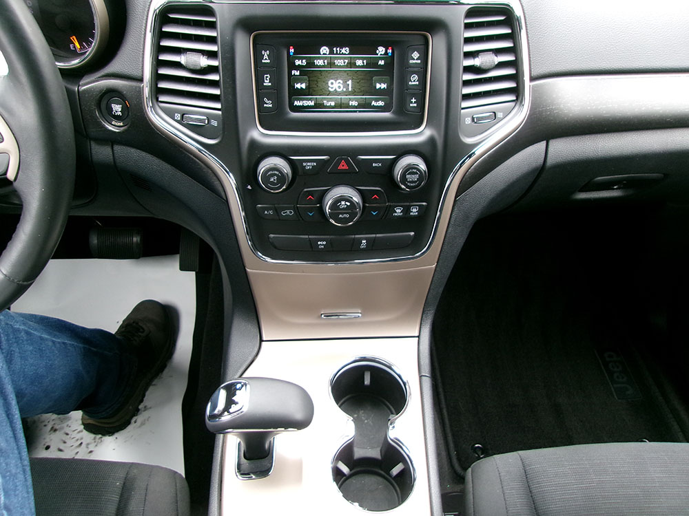 
								JEEP GRAND CHEROKEE LAREDO full									