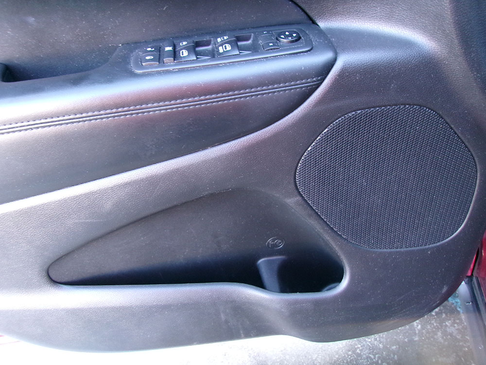 
								JEEP GRAND CHEROKEE LAREDO full									