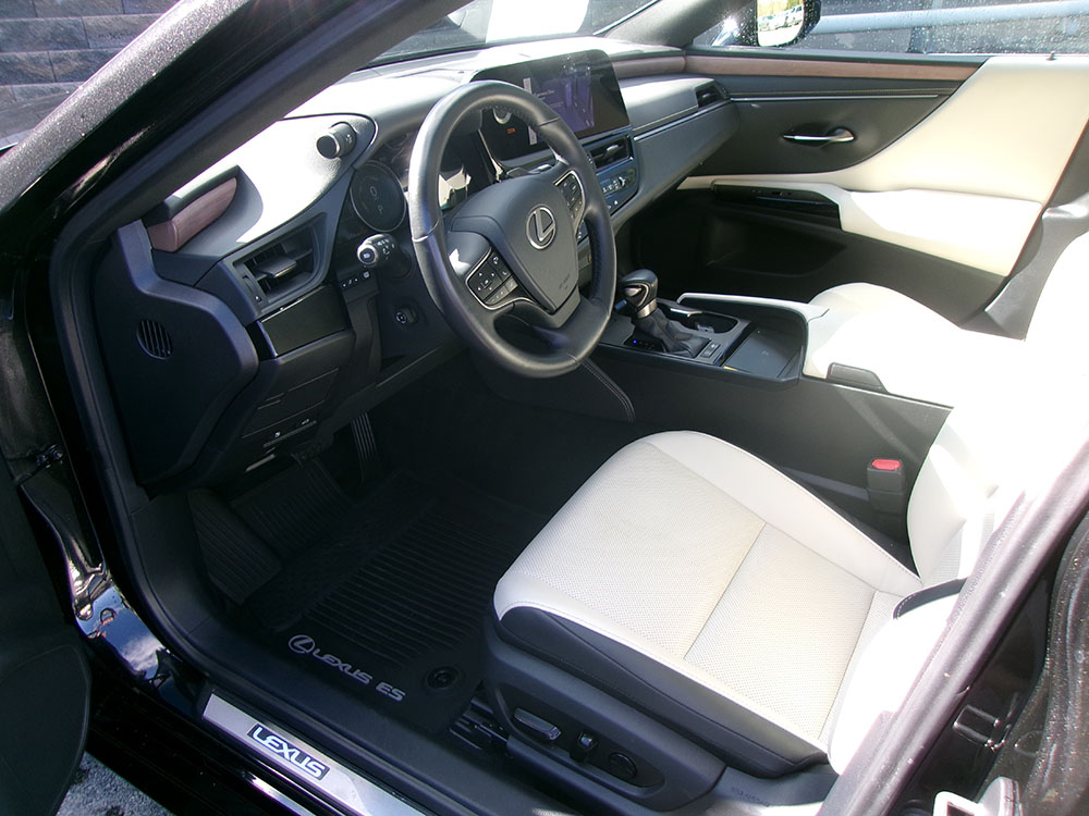 
								LEXUS ES300h PREMIUM full									