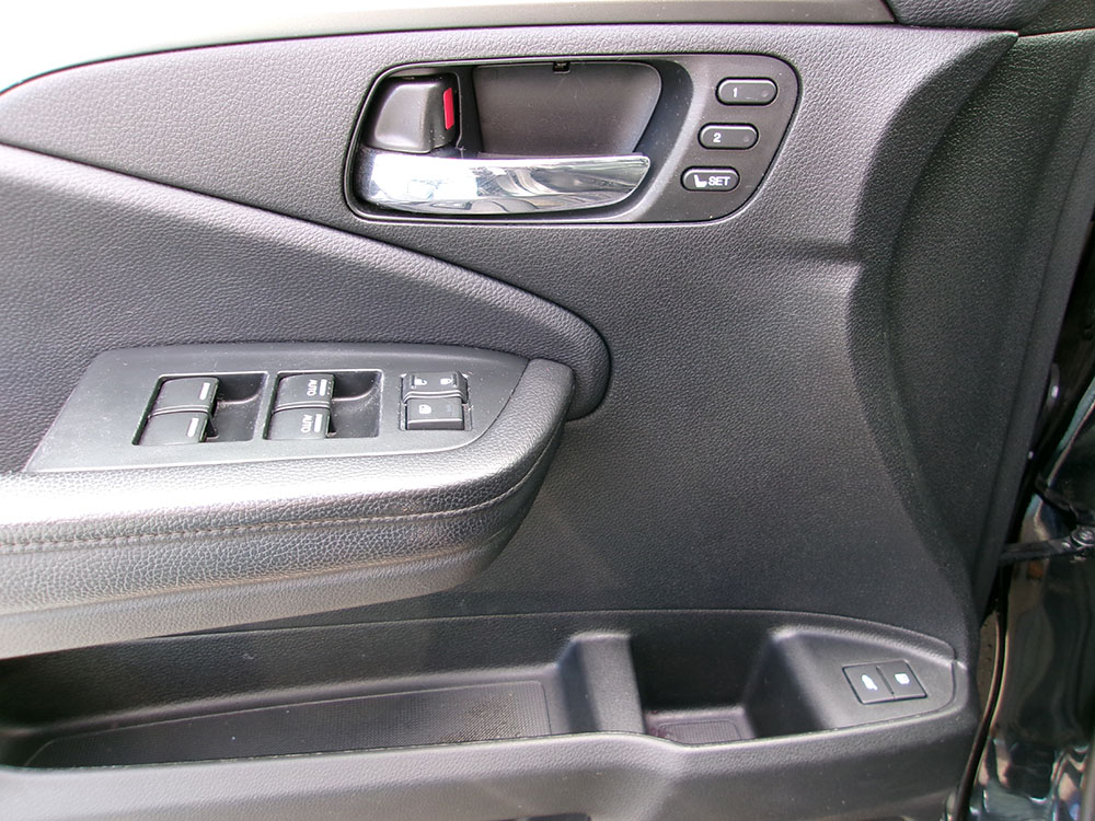 
								HONDA PILOT SPECIAL EDITION full									