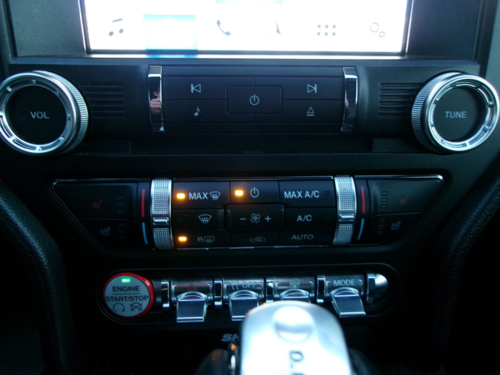 
								FORD MUSTANG GT full									