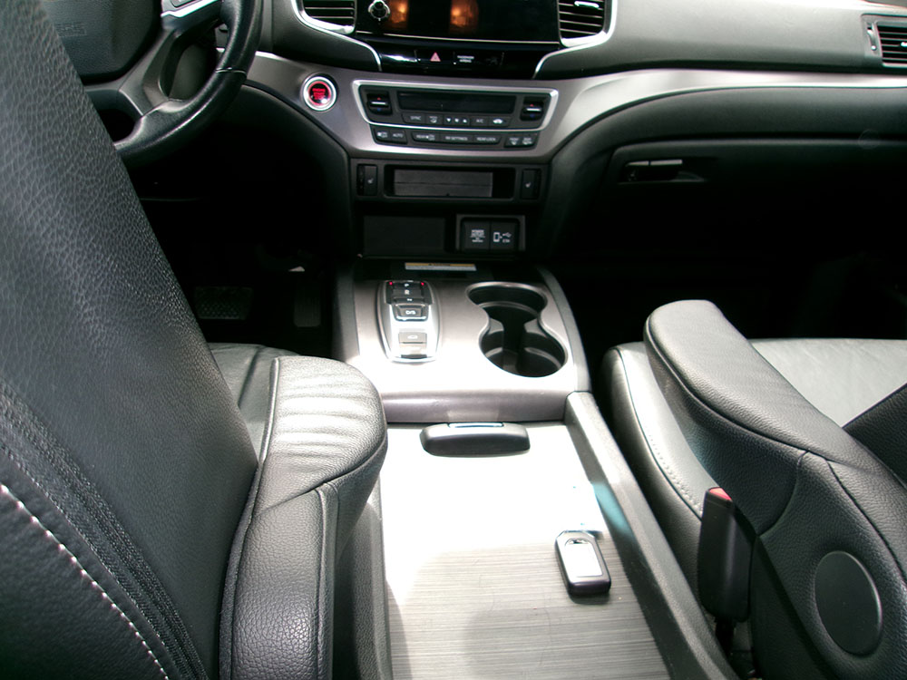 
								HONDA PILOT SPECIAL EDITION full									
