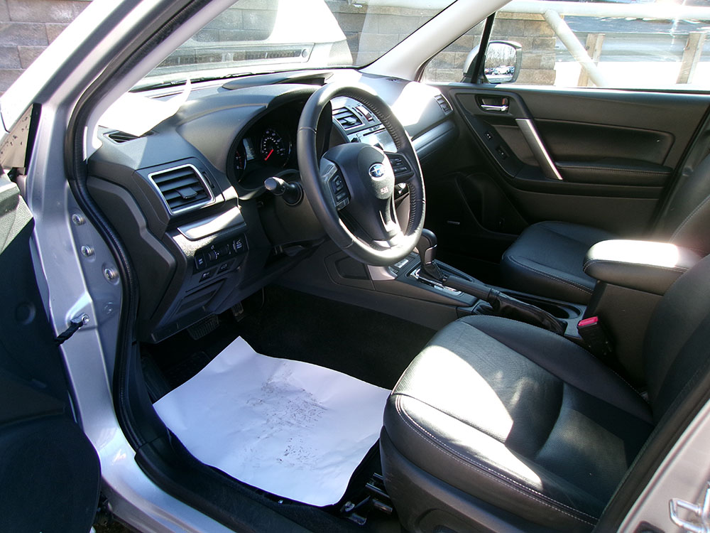 
								SUBARU FORESTER TOURING full									