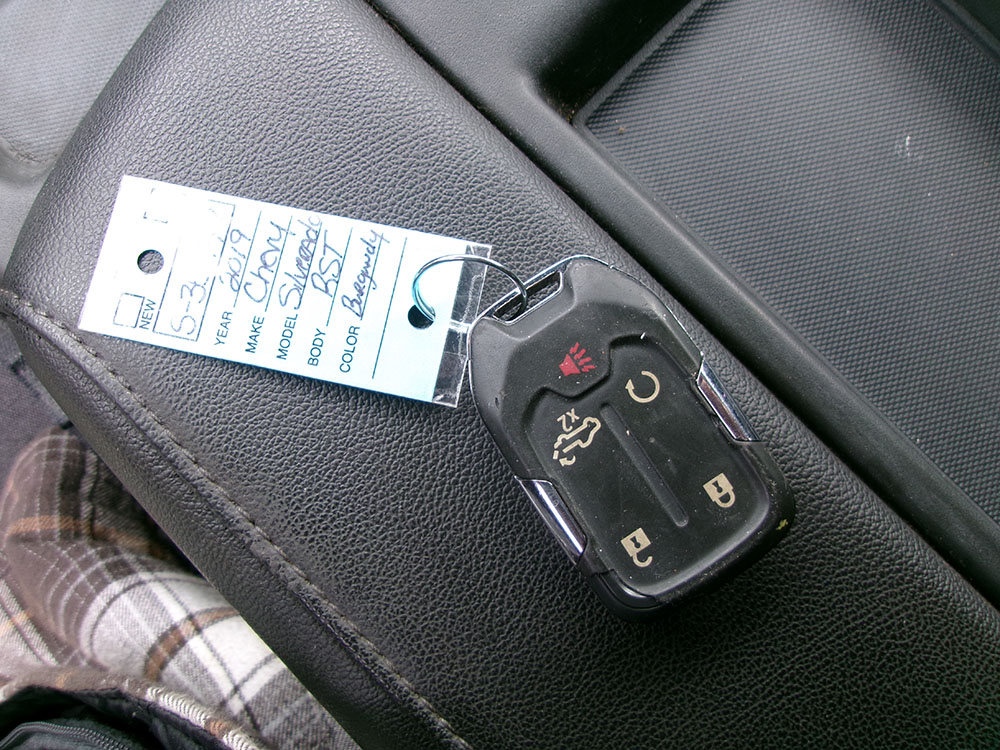 
								CHEVROLET SILVERADO 1500 RST CREW CAB full									