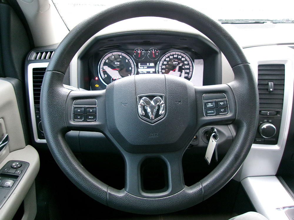 
								RAM 1500 SLT REG CAB full									