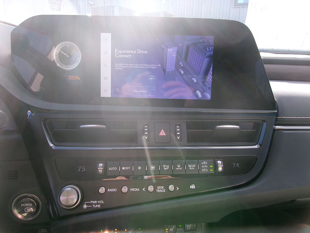 
								LEXUS ES300h PREMIUM full									