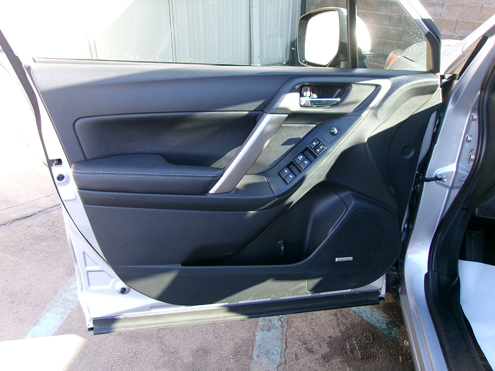 
								SUBARU FORESTER TOURING full									