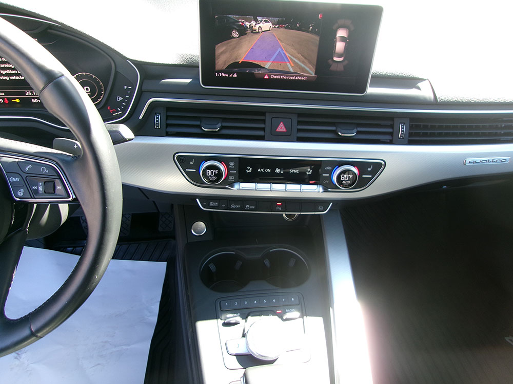 
								AUDI A4 PREMIUM PLUS full									