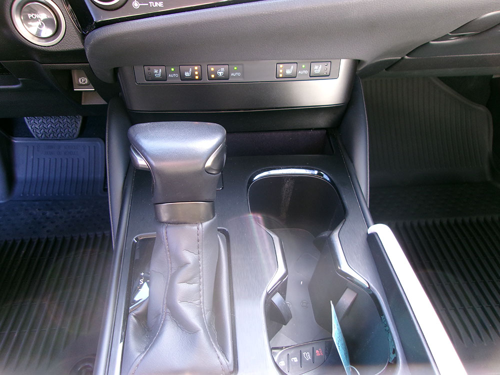 
								LEXUS ES300h PREMIUM full									