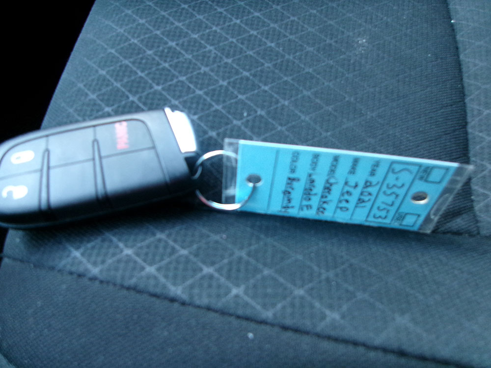 
								JEEP GRAND CHEROKEE LAREDO full									