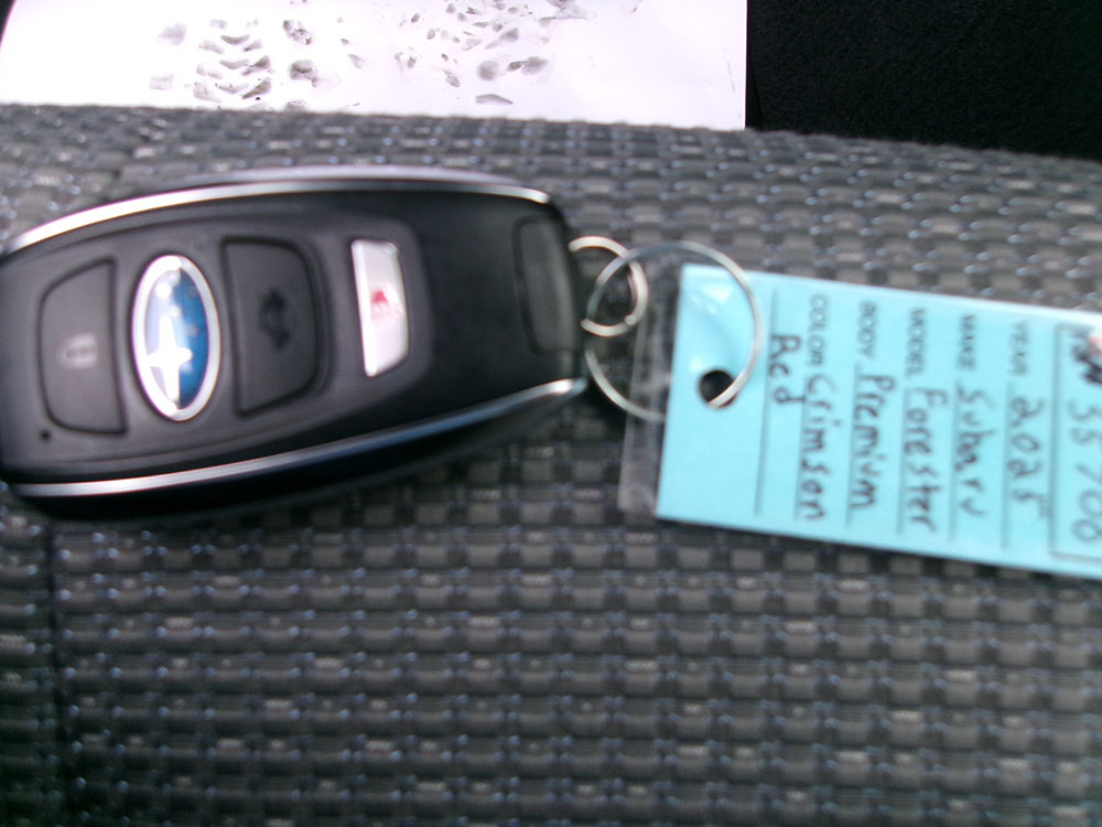 
								SUBARU FORESTER PREMIUM full									