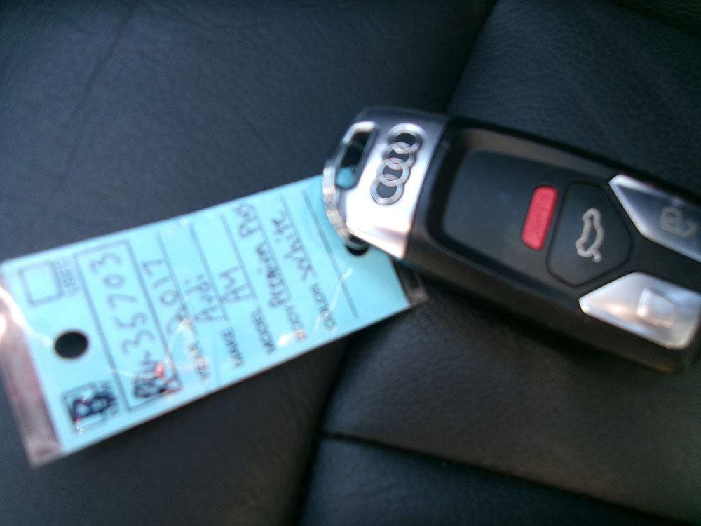 
								AUDI A4 PREMIUM PLUS full									