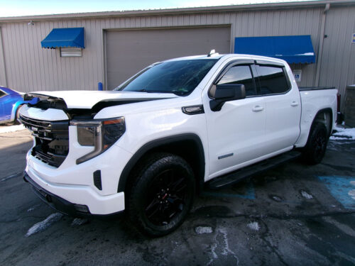 2022 GMC Sierra Elevation's photo