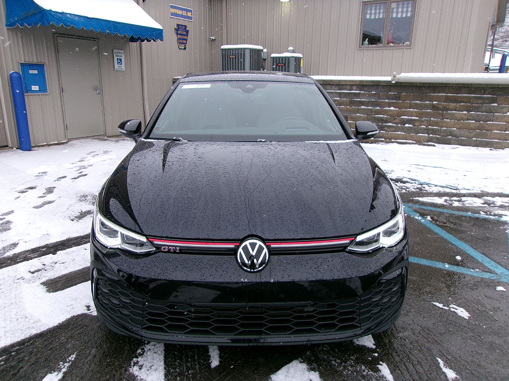 
								VOLKSWAGEN GOLF GTI AUTOBAHN full									