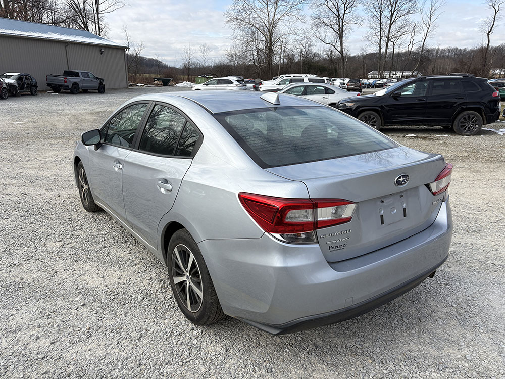 
								SUBARU IMPREZA PREMIUM full									